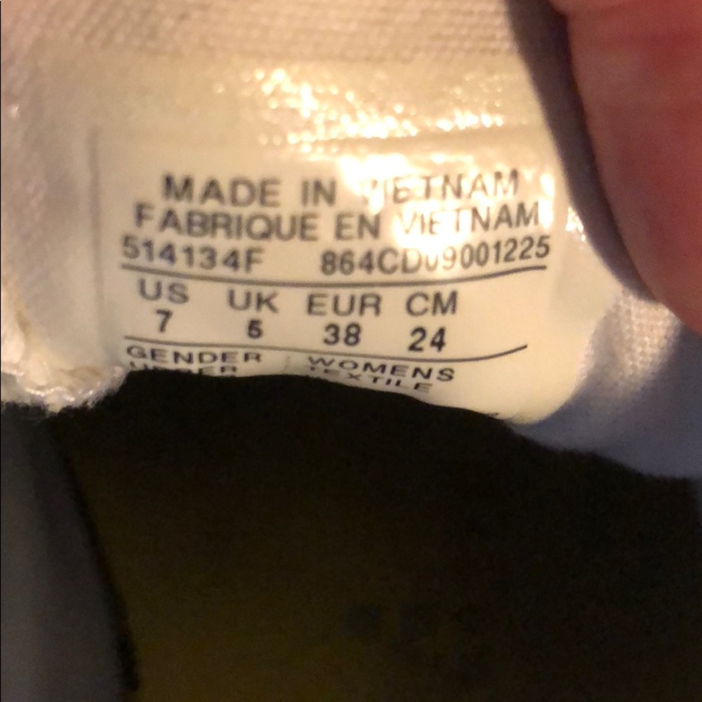 Converse - Picture 4 of 5